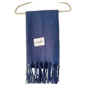 Calvin Klein blue warm large scarf size 47/22inch